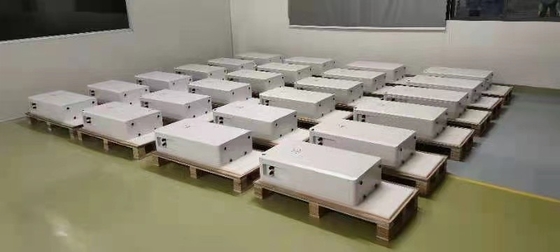 Batteria solare 200Ah 48V 5000W IP31 del ciclo profondo del litio della parete Lifepo4 di potere